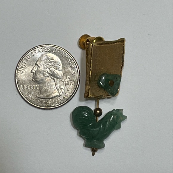 Vintage Green Jade Earrings - Picture 2 of 4